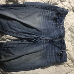 american eagle light wash jeans